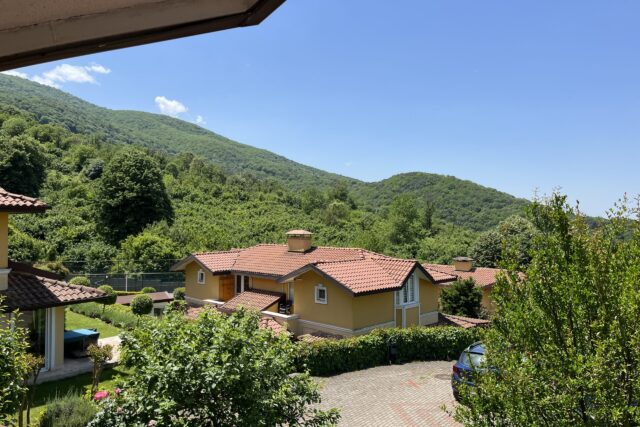 Karlı Vadi Konaklarında 3+1 Satılık Villa